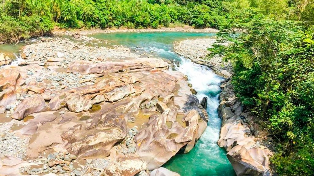 Actividades en Río Güejar cómo llegar donde queda  planes cerca a Bogotá 2024 Turismo en Meta Colombia Rafting en Colombia naturaleza en Meta