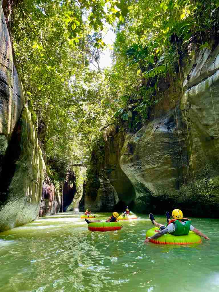 Actividades en Río Güejar cómo llegar donde queda  planes cerca a Bogotá 2024 Turismo en Meta Colombia Rafting en Colombia naturaleza en Meta