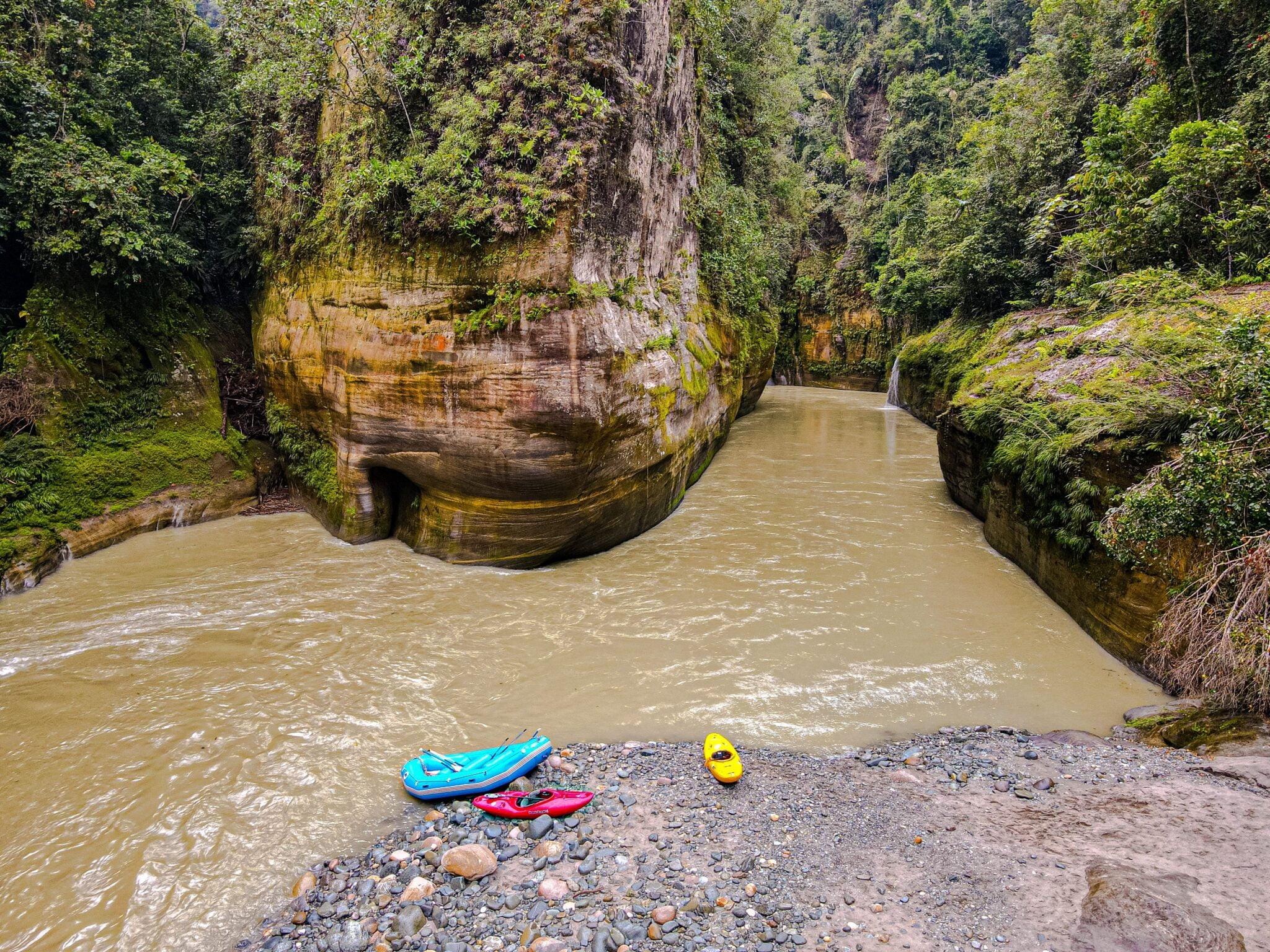 Actividades en Río Güejar cómo llegar donde queda  planes cerca a Bogotá 2024 Turismo en Meta Colombia Rafting en Colombia naturaleza en Meta