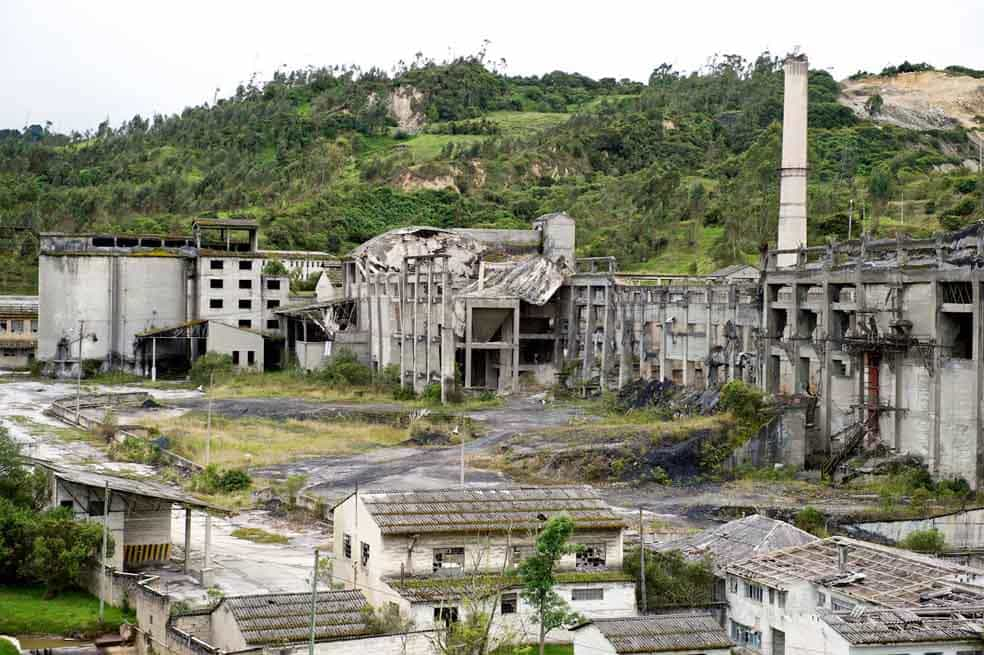 Descubra los pueblos fantasma de Colombia que debería visitar. Estos misteriosos lugares le ofrecen una experiencia entre ruinas, leyendas y fenómenos paranormales.