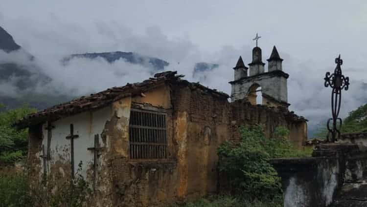 Descubra los pueblos fantasma de Colombia que debería visitar. Estos misteriosos lugares le ofrecen una experiencia entre ruinas, leyendas y fenómenos paranormales.