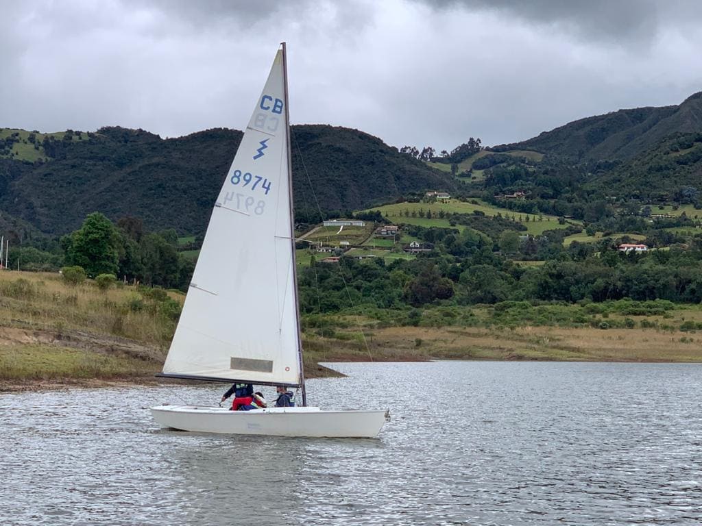 Guía para visitar la Laguna de Guatavita y Casa Loca: cómo llegar, qué hacer y los mejores planes turísticos en este destino imperdible.