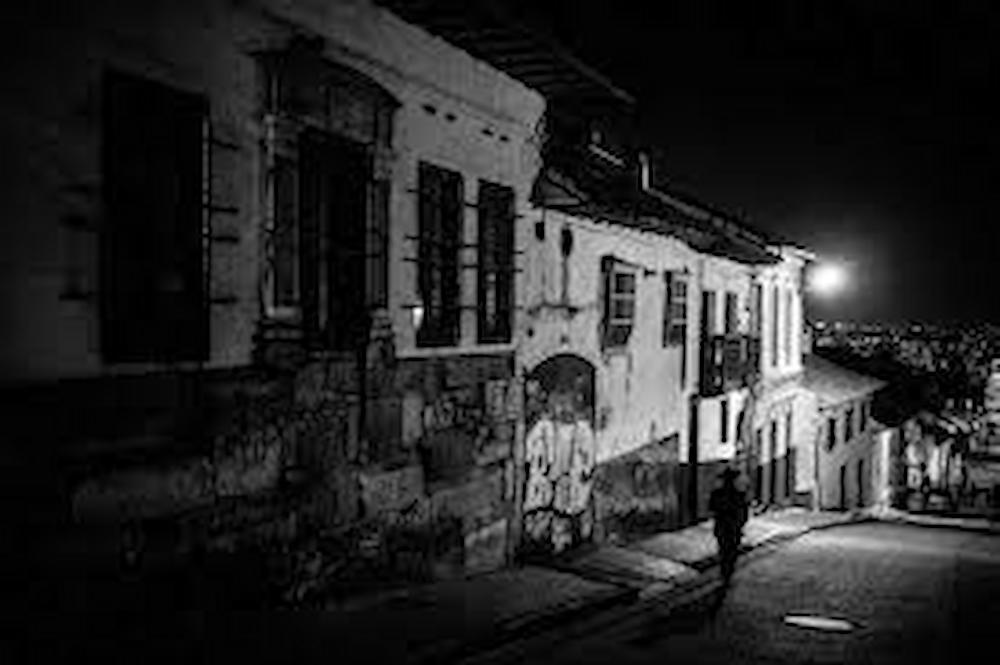 Calle Décima Bogotá en el centro histórico donde nacen historias de fantasmas y leyendas