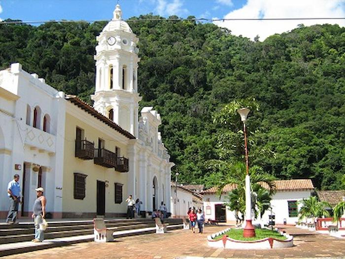 Antiguas instalaciones mineras abandonadas en El Carmen, Norte de Santander
